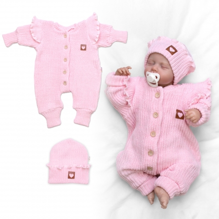 Baby Nellys Rostoucí pletený oversize overálek + čepička Love s volánkem, růžový